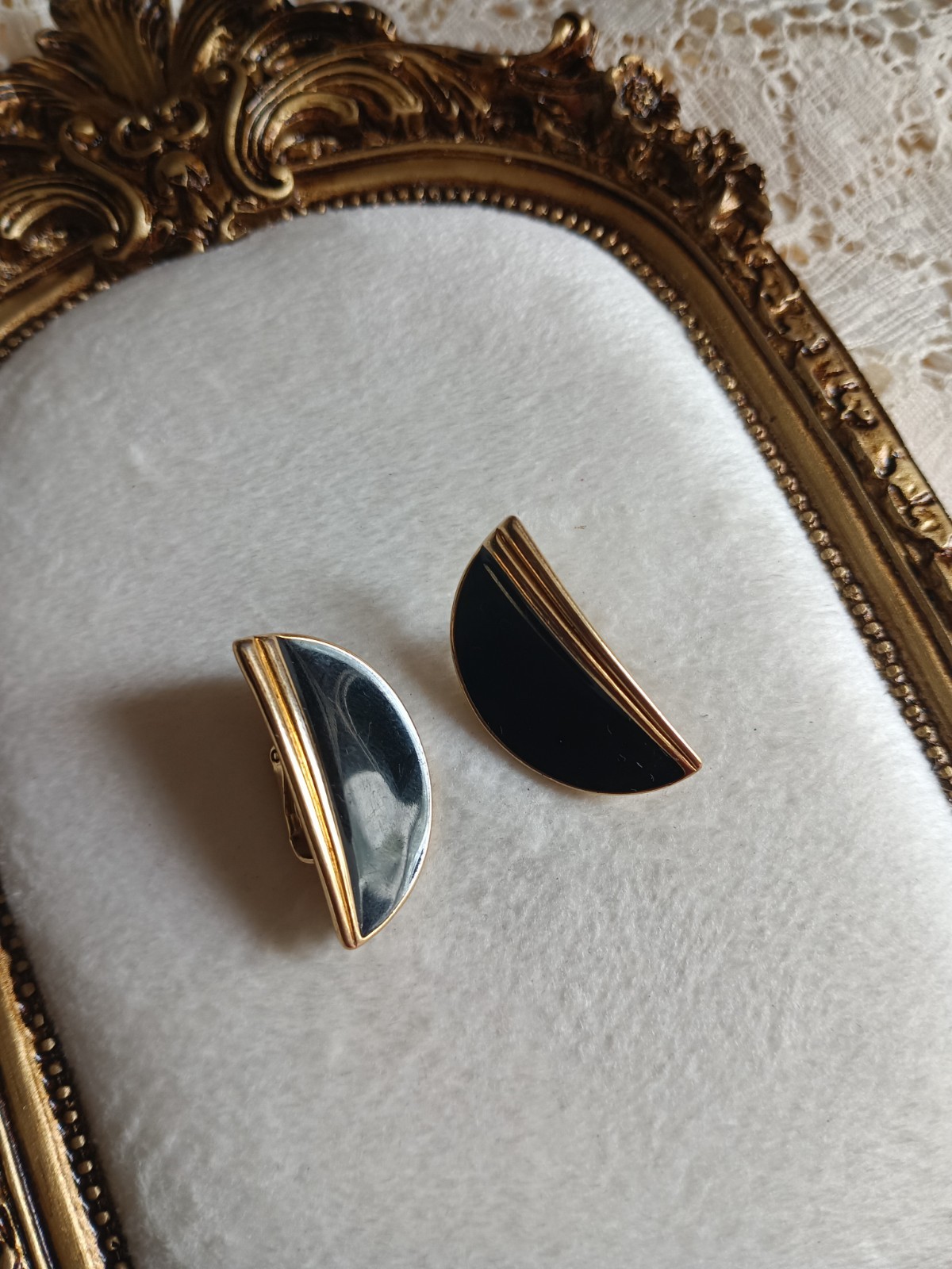 Trifari Signed Gold Tone Black Half Moon Stud Clip-On Earrings Metal Lobe