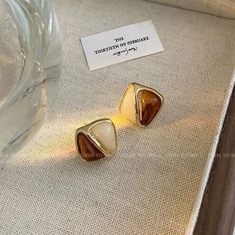Fashionable Hong Kong Style Amber Earrings Ideal for Casual or Formal Wear
