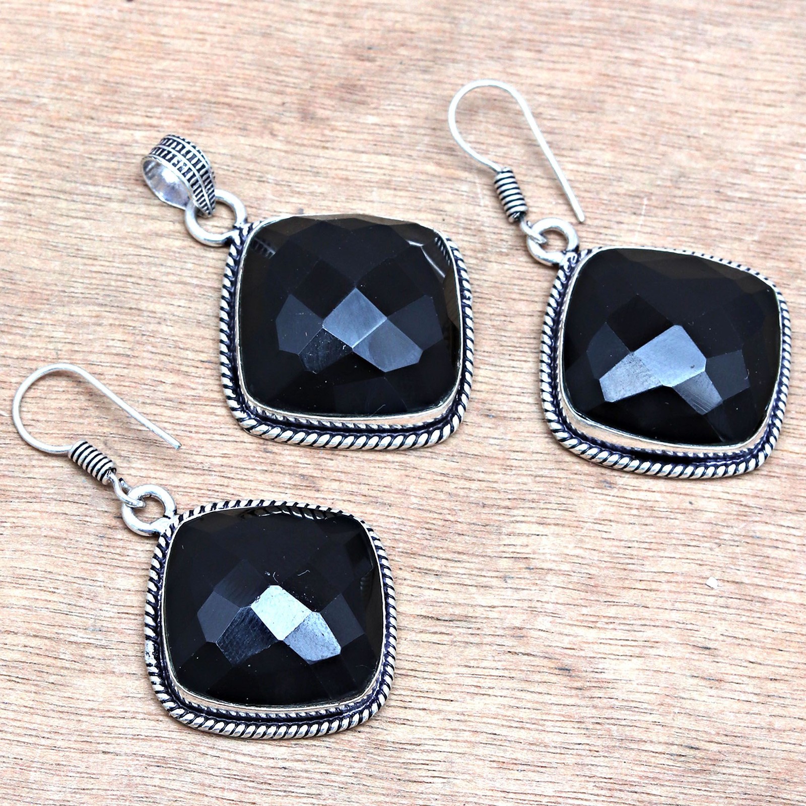 Black Spinal Pendant Gemstone Jewelry Handicraft Valentine’Day Gold