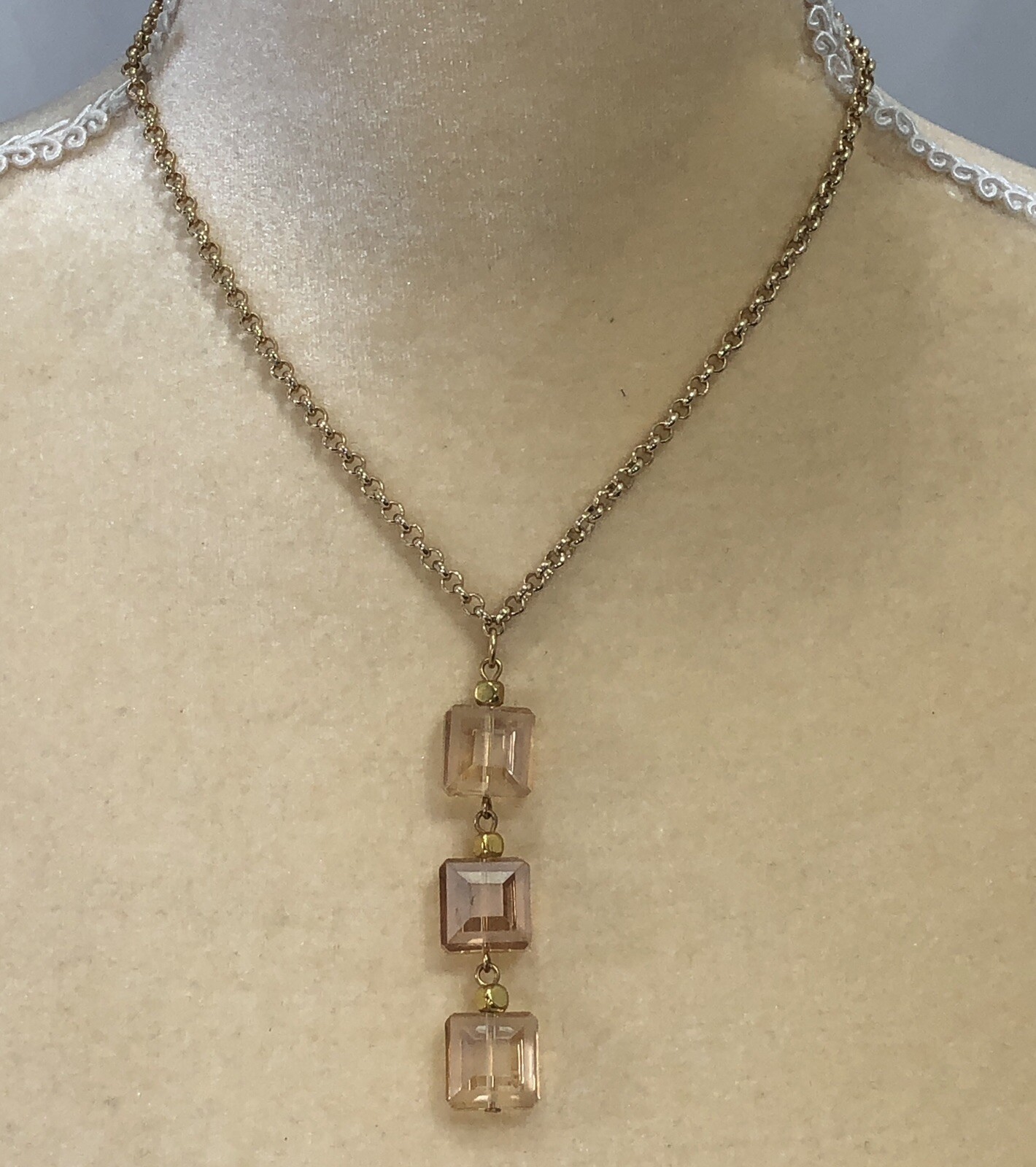 KJK NYC Necklace Glass Pendant – 18 in