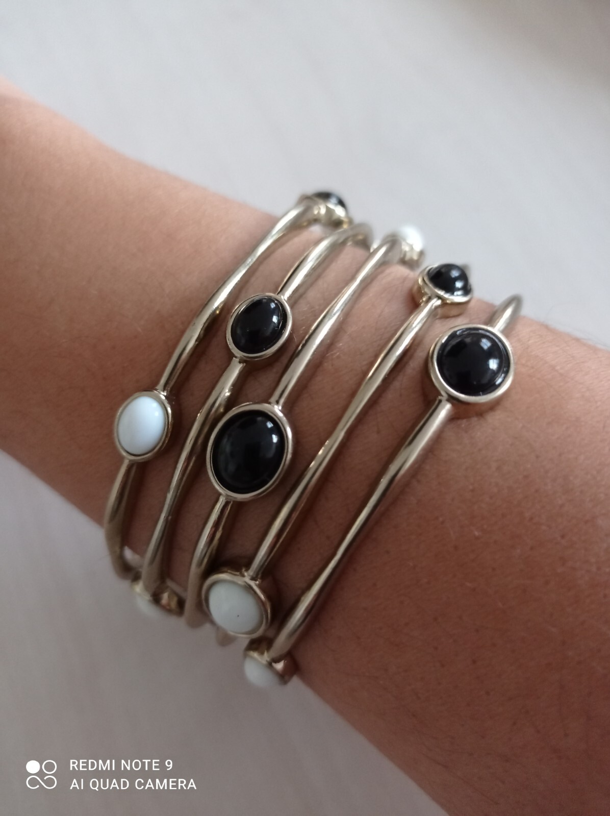 Retro Bohemian Set Of 5 Silver Tone With White & Black Acrylic Beaded Bangles