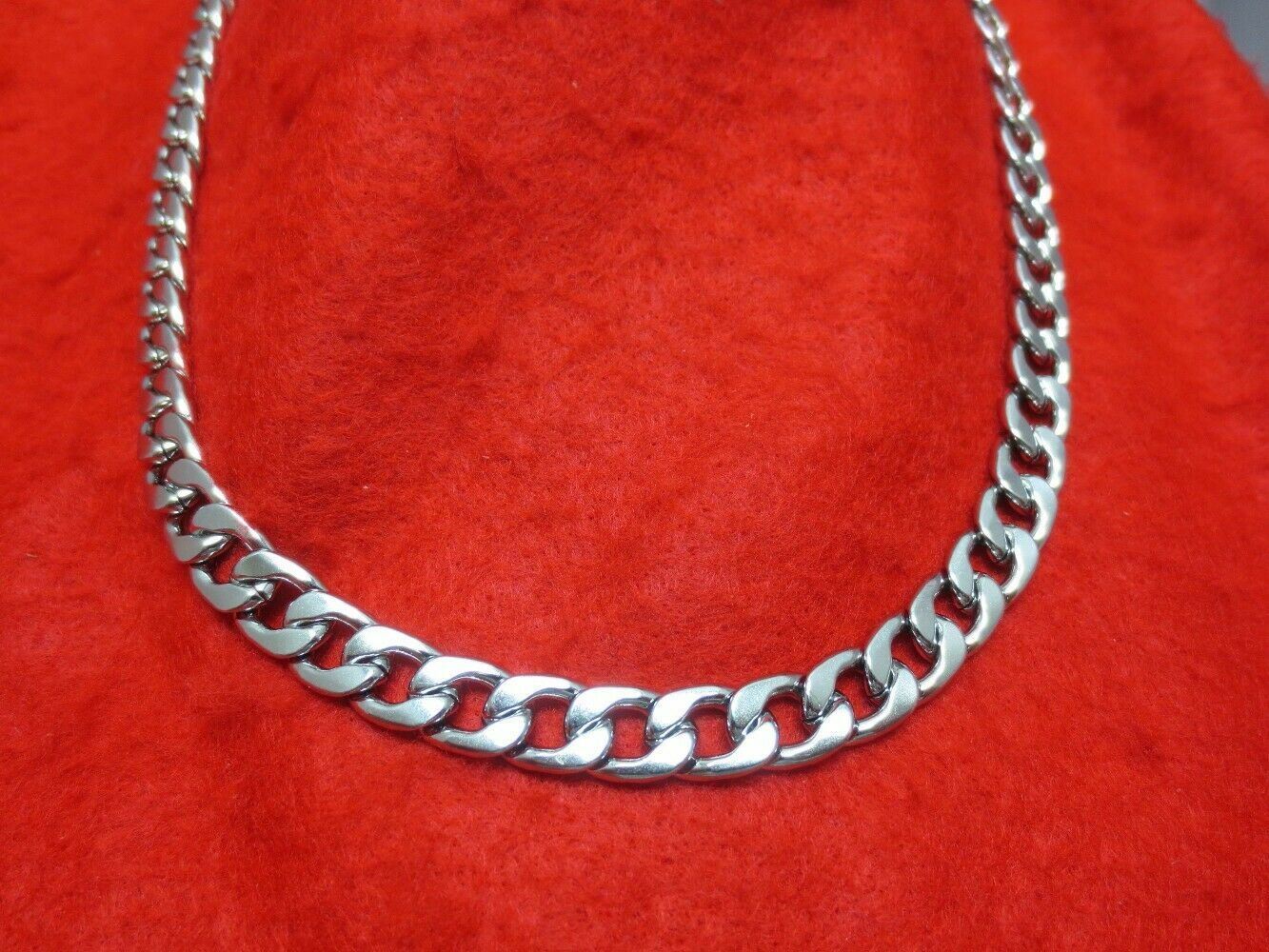 28 inch 10MM STAINLESS STEEL SILVER CURB CHAIN NECKLACE WITH SPECIAL CLASP