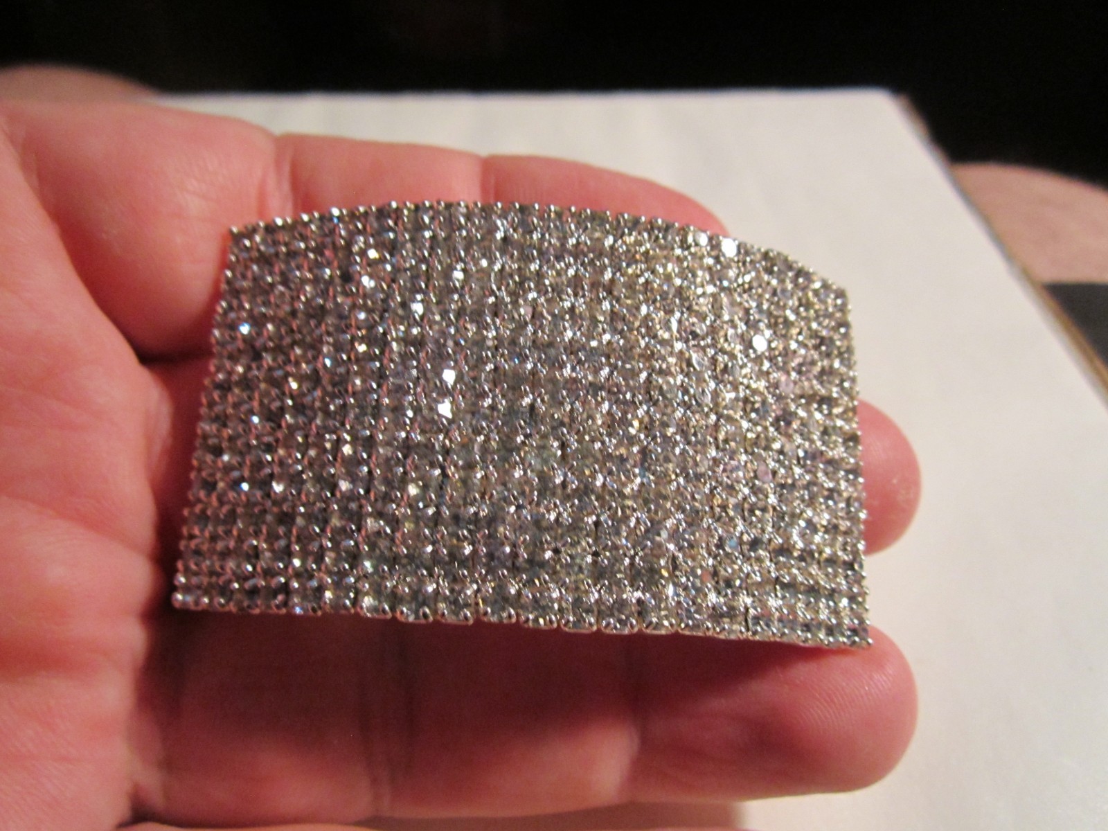 VINTAGE SPARKLING CRYSTAL BROOCH PIN 2 7/8″ X 1 1 /2″ – OFC-D4