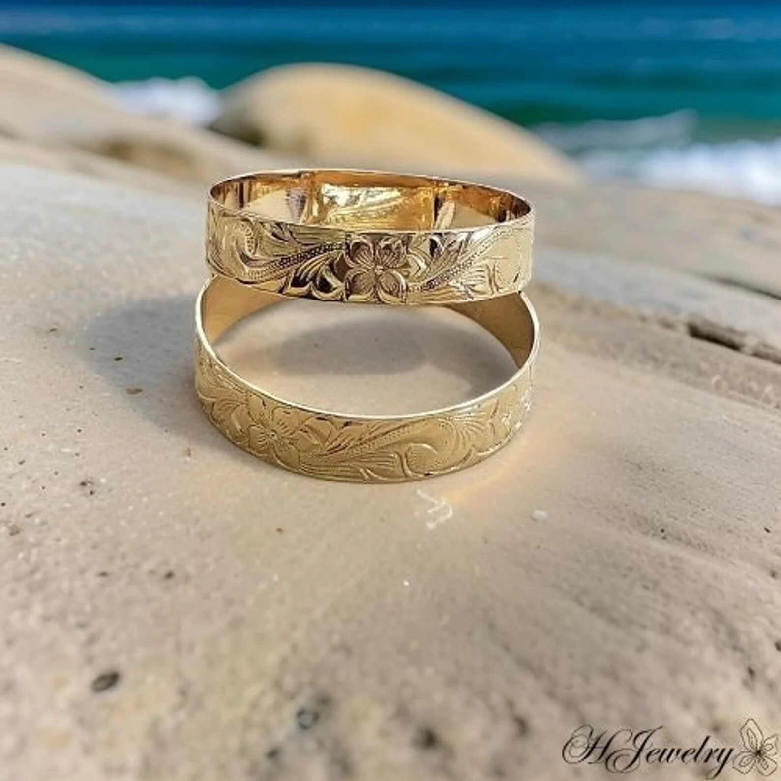 15mm Gold Hawaiian Heirloom Bangle Bracelet