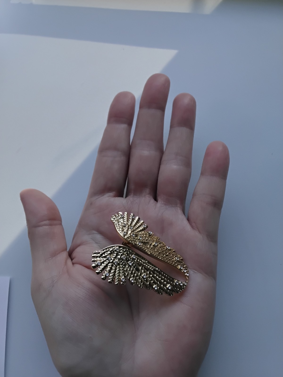VICTORIA’S SECRET CRYSTAL ANGEL WINGS RING (ORIG IN BOX) GOLD TONE SIZE 6,7,8,9