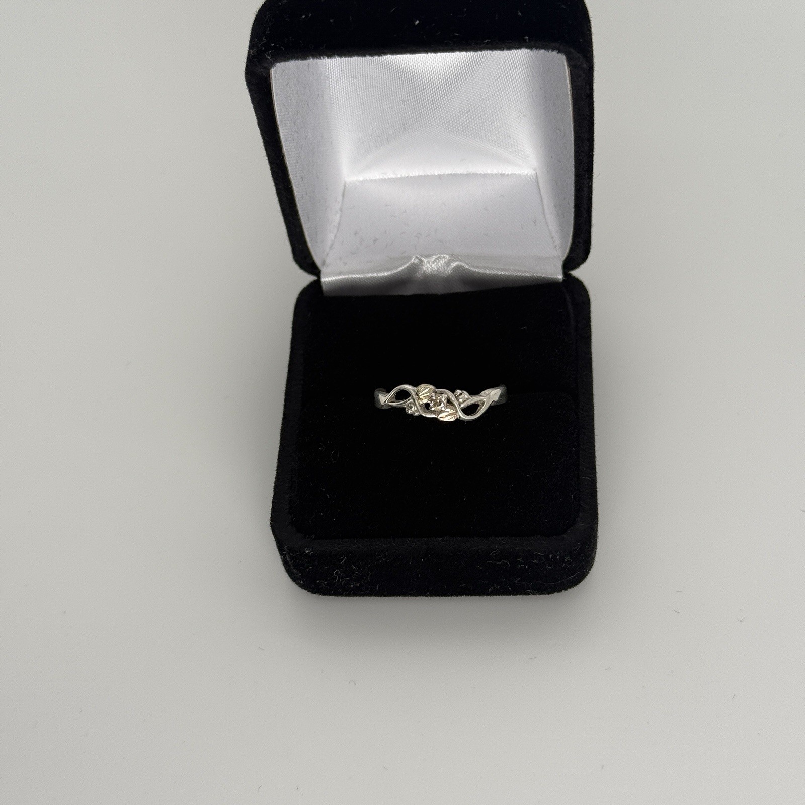 Black Hills Gold Sterling Silver 12K Tri-Color Cubic Zirconia Leaf Ring 7.75