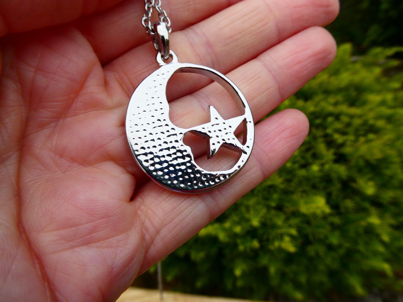 Large Man In The Moon Paua Shell Round Pendant 15/17″ Chain Necklace Tide Boxed