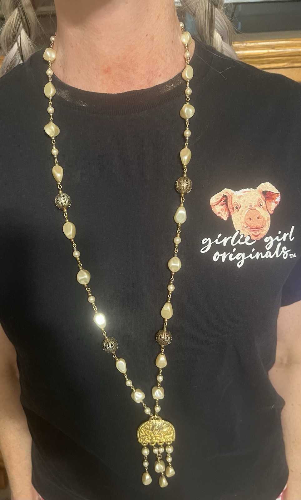 Beautiful Beaded Necklace With Fine Detail