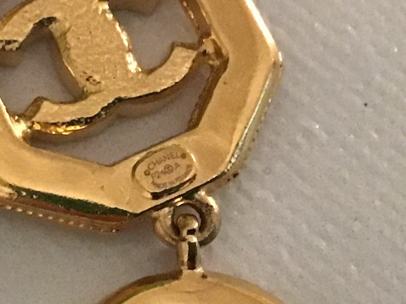 CHANEL – 24A Gold NO.5 Design Coco Mark Earrings