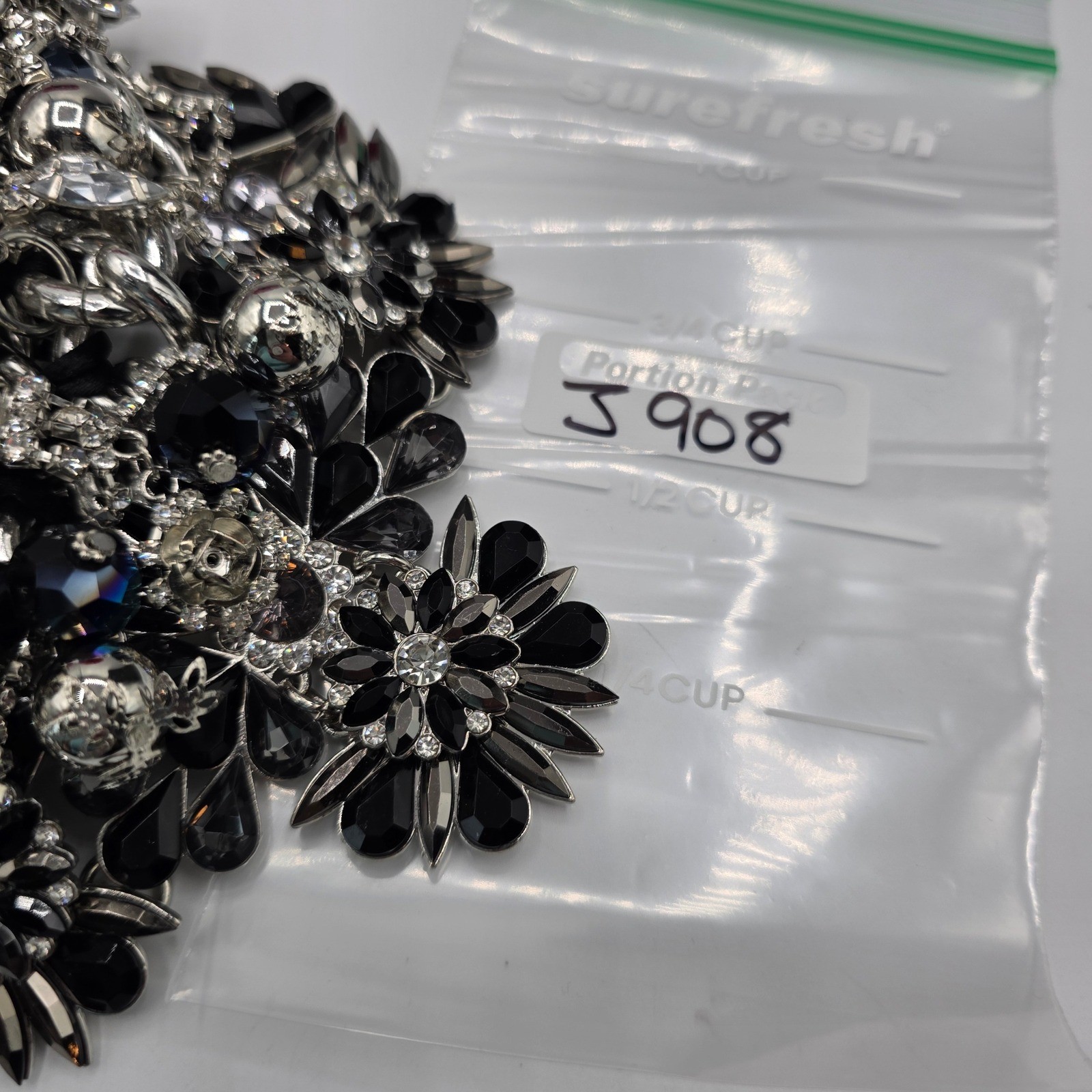 Aldo Silver Black Crystal Floral Statement Bib Necklace Chunky Curb Chain Bold