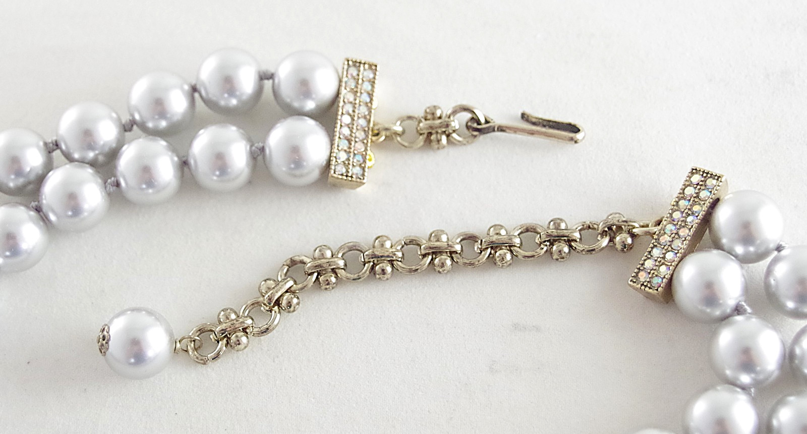 NEW DESIGNER STYLE HAND-KNOTTED SILVER PEARL CRYSTAL RHINESTONE PEGASUS NECKLACE