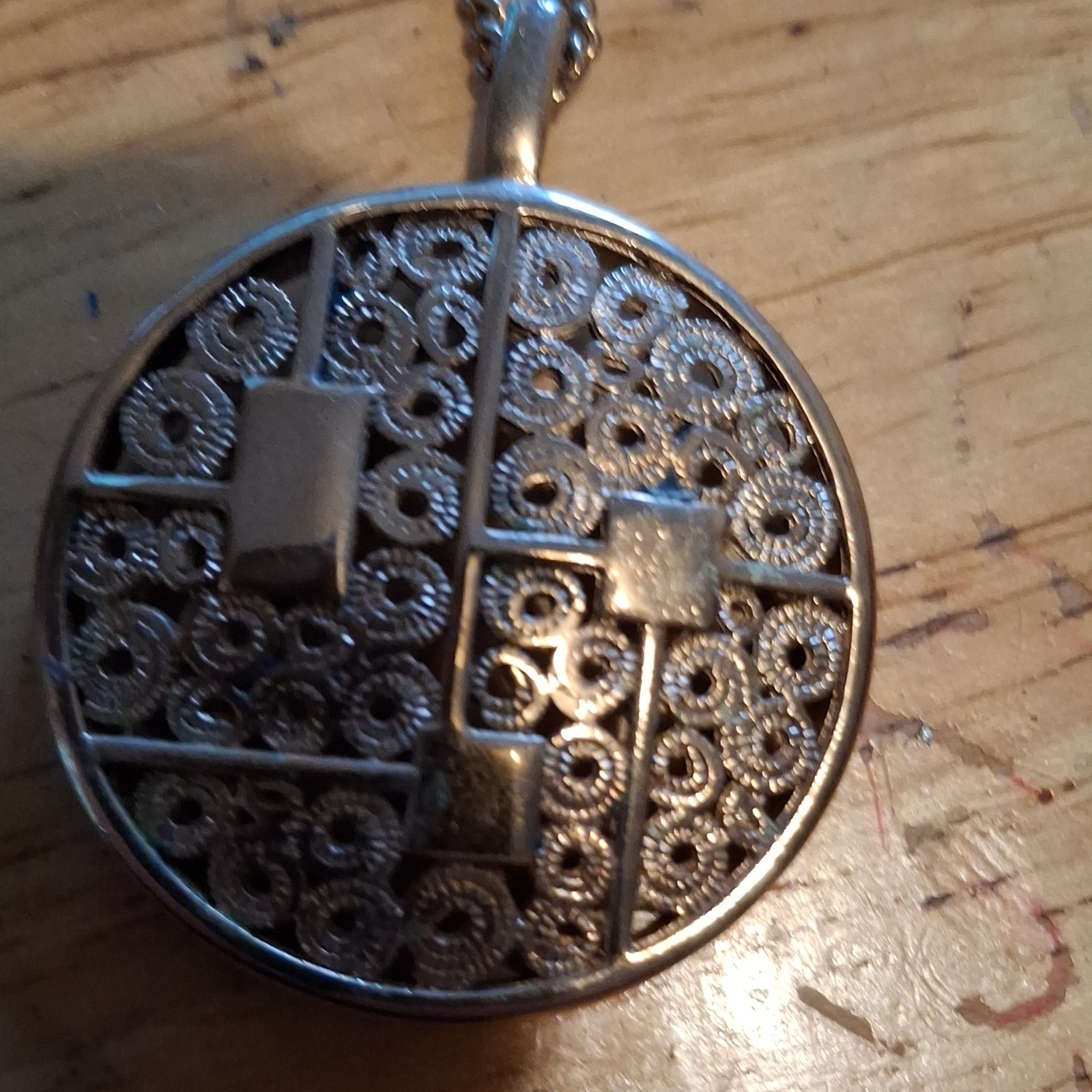 Cousin Silver Tone Metal Round Filigree Coin Pendant Necklace w/ Cable Chain