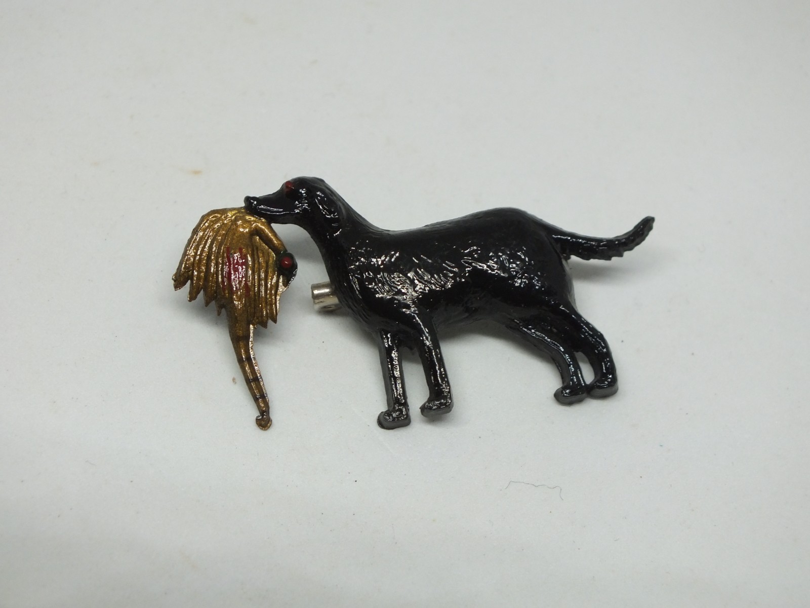 Beautiful Brooch Pin Black Lab Dog Carrying Pheasant Plastic 1 7/8 x 1″ CUTE