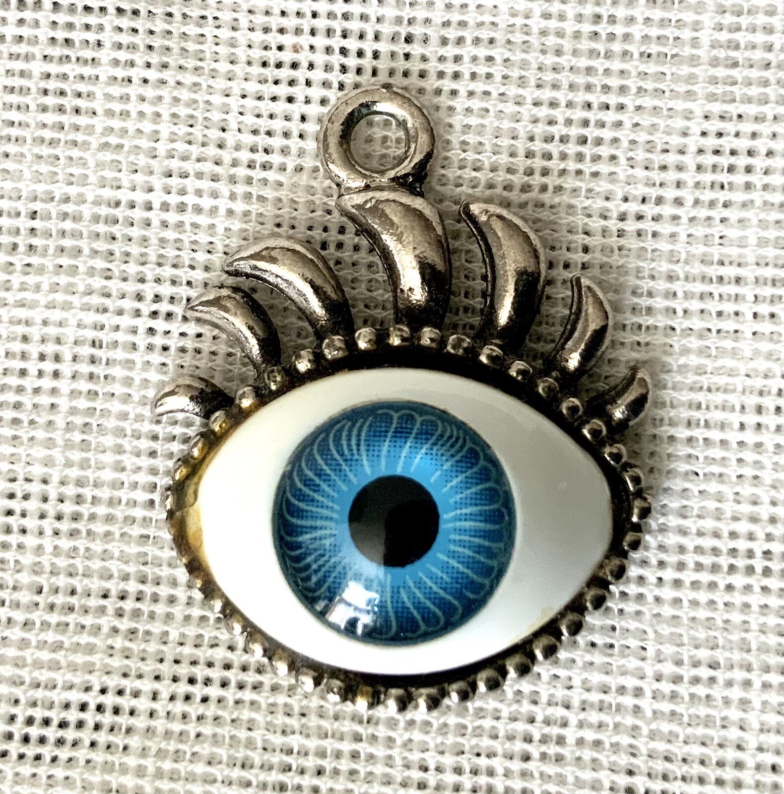 BLUE EYE NOVELTY PENDANT / CHARM NECKLACE EYELASHES METAL & PLASTIC