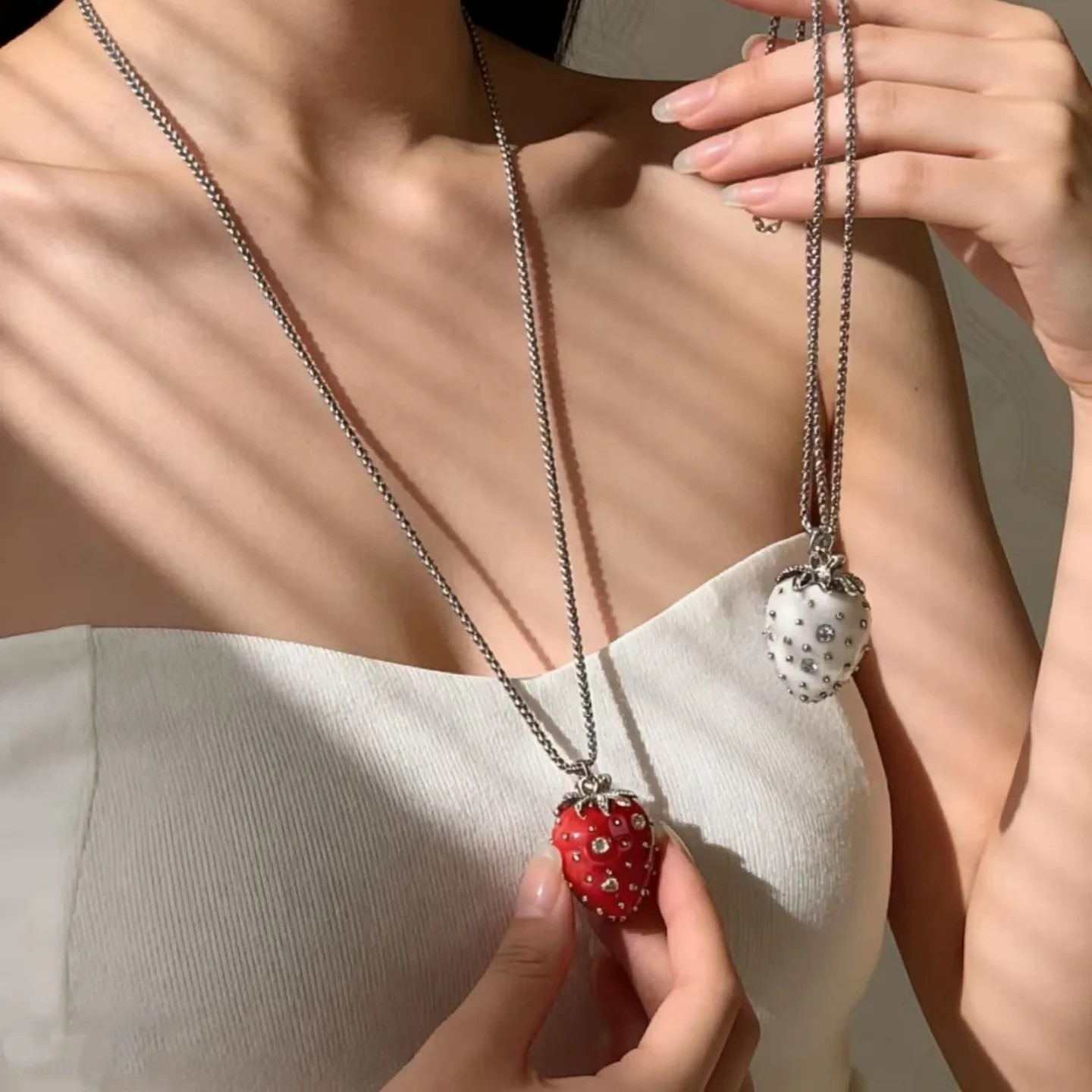 Strawberry Zircon Necklace Women Minimalist Cute Sweet Luxury Sweater Chain