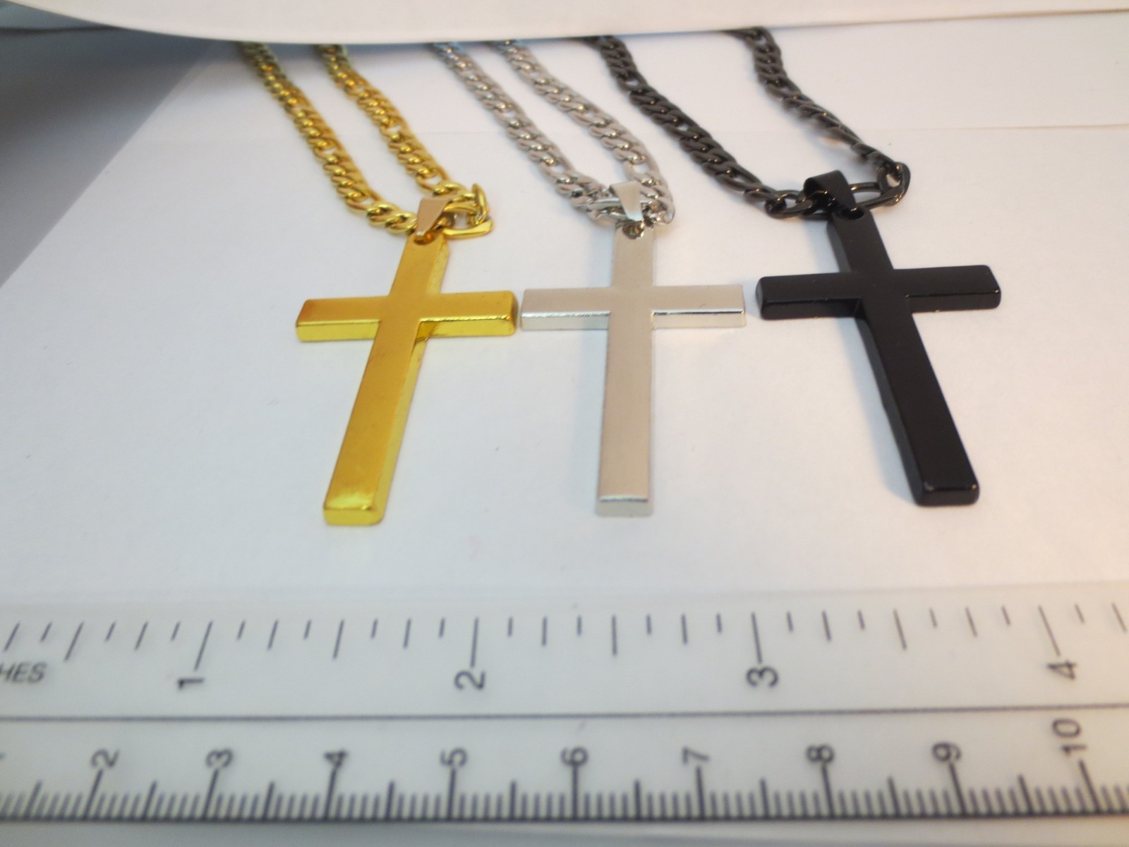 18″-40″ GOLD/SILVER/BLACK 3,4,5 MM FIGARO STAINLESS CHAIN W/ 2 1/4″ CROSS P15