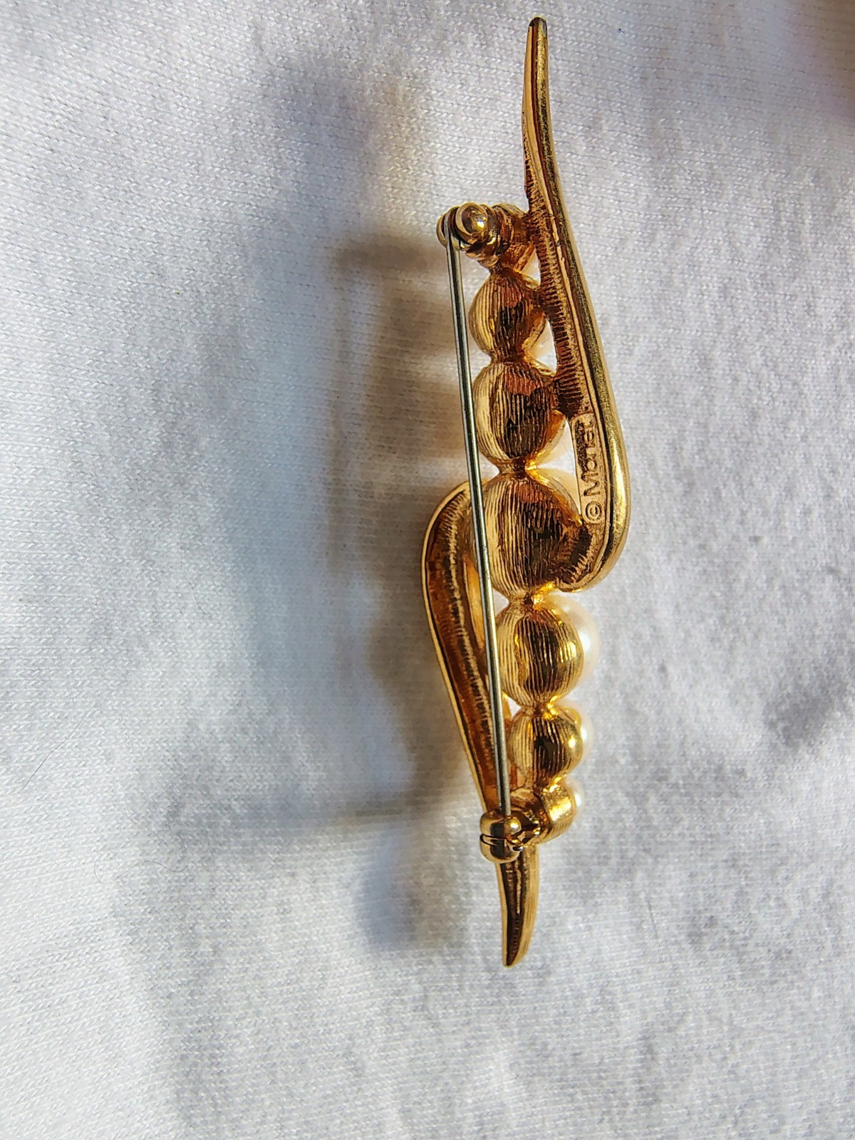 Monet Signed Gold Tone Wave Brooch Pin, White Simulated Imitation Pearl