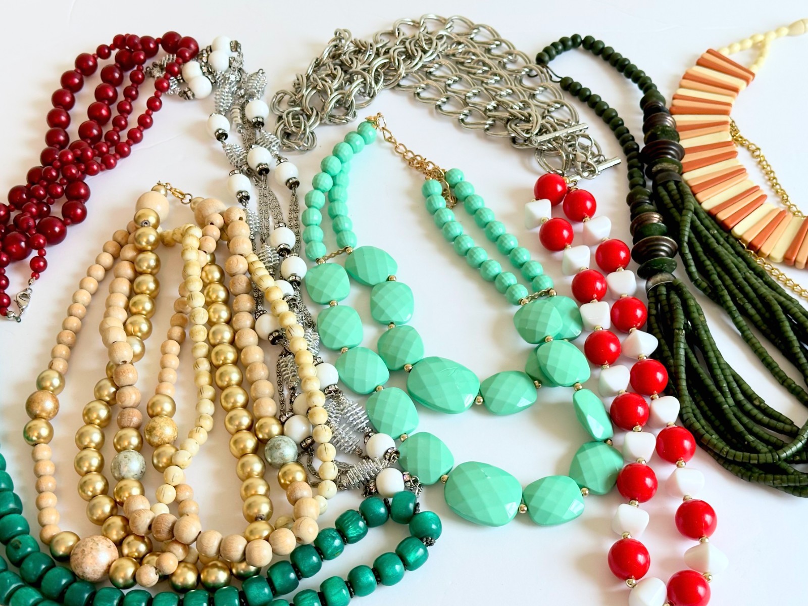 Lot of 10 Necklaces Mixed Materials & Designs Vintage & Contemporary N-52
