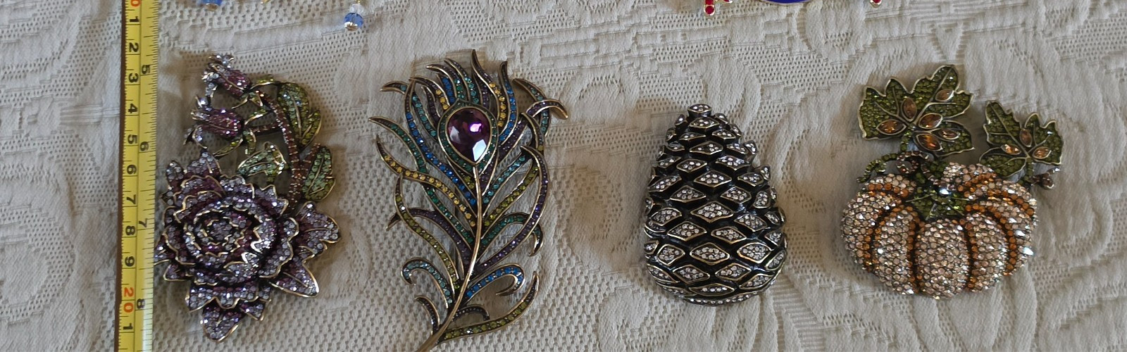 Lot 4 Heidi Daus brooch pin Flower Bloom Feather Pinecone Pumpkin