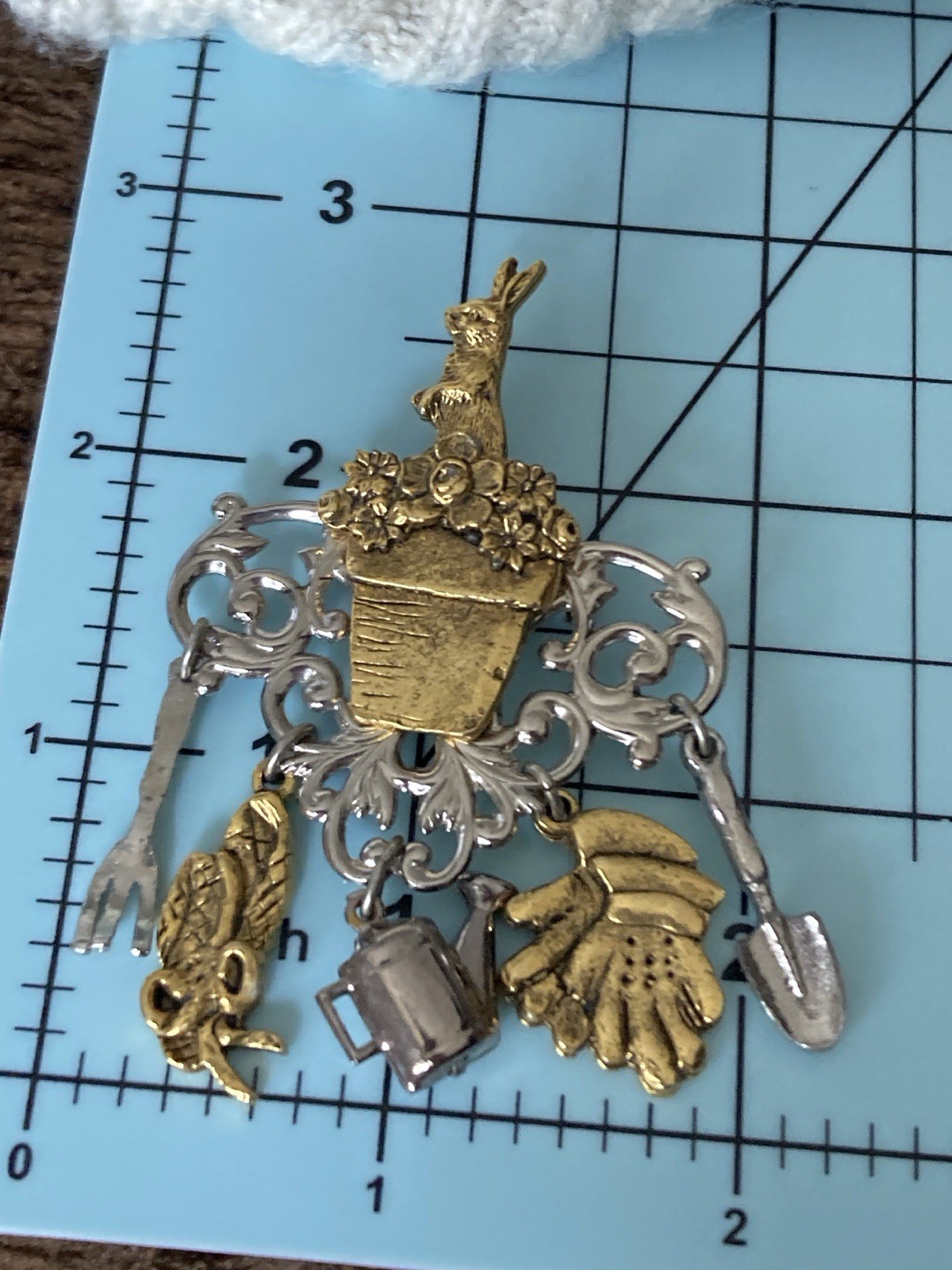 Vintage Gardening Bunny Flower Pot Dangle Charm Brooch Pin Mixed Metal