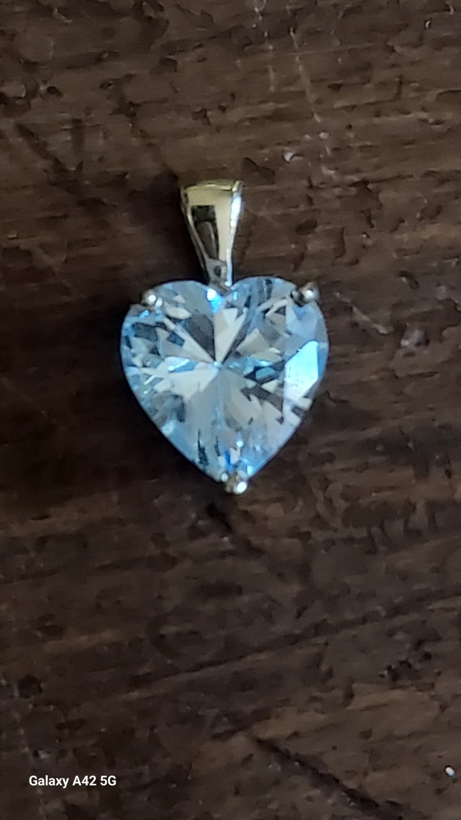Beautiful Cubic Zerconia Heart Shaped Pendant Independent, 10k Gold CZ