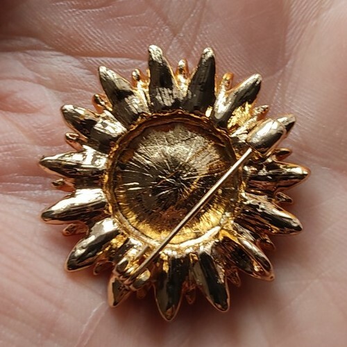 Vintage Style Realistic Sunflower Brooch / Pendant Shawl Pin