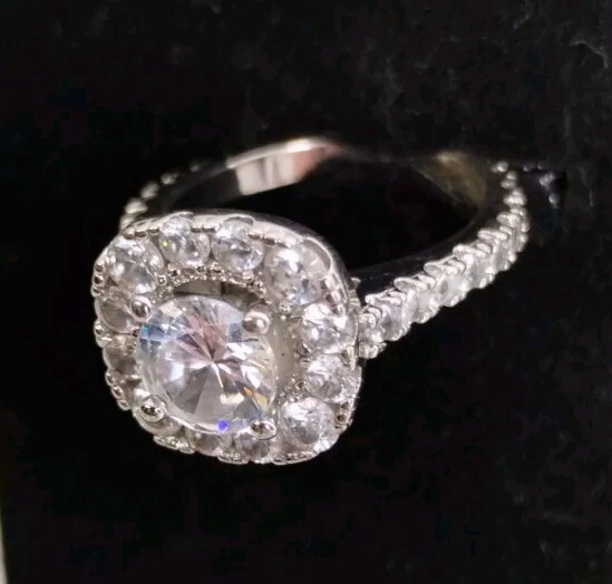 Kays Jewelers Halo Setting Fashion Jewelry Ring Zirconia Womens Size 7