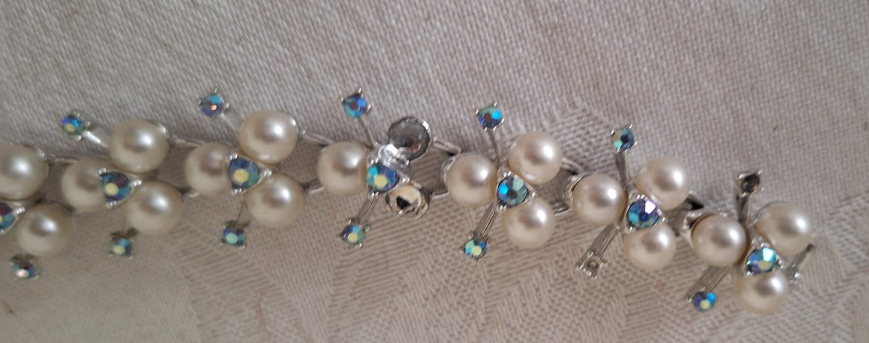 VINTAGE SIGNED LISNER EARRINGS & NECKLACE & PEARL & RHINESTONE SETS $49.99