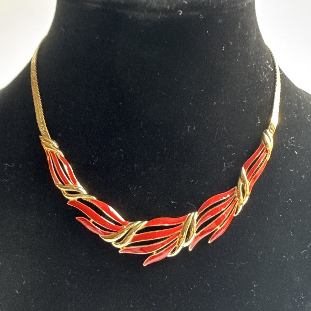 Vintage Crown Trifari Gold Tone & Red Enamel 14” Necklace