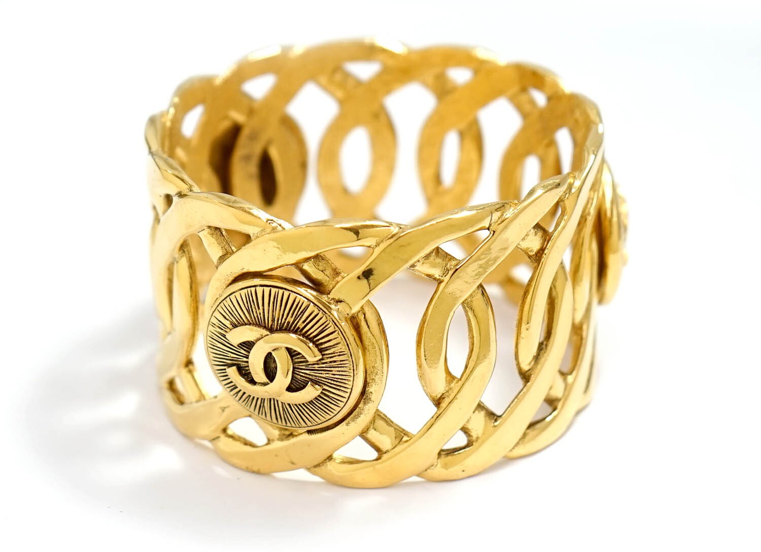 CHANEL CC Logo Round Bangle Bracelet 8.2″ Gold Tone Auth w/Box w11581