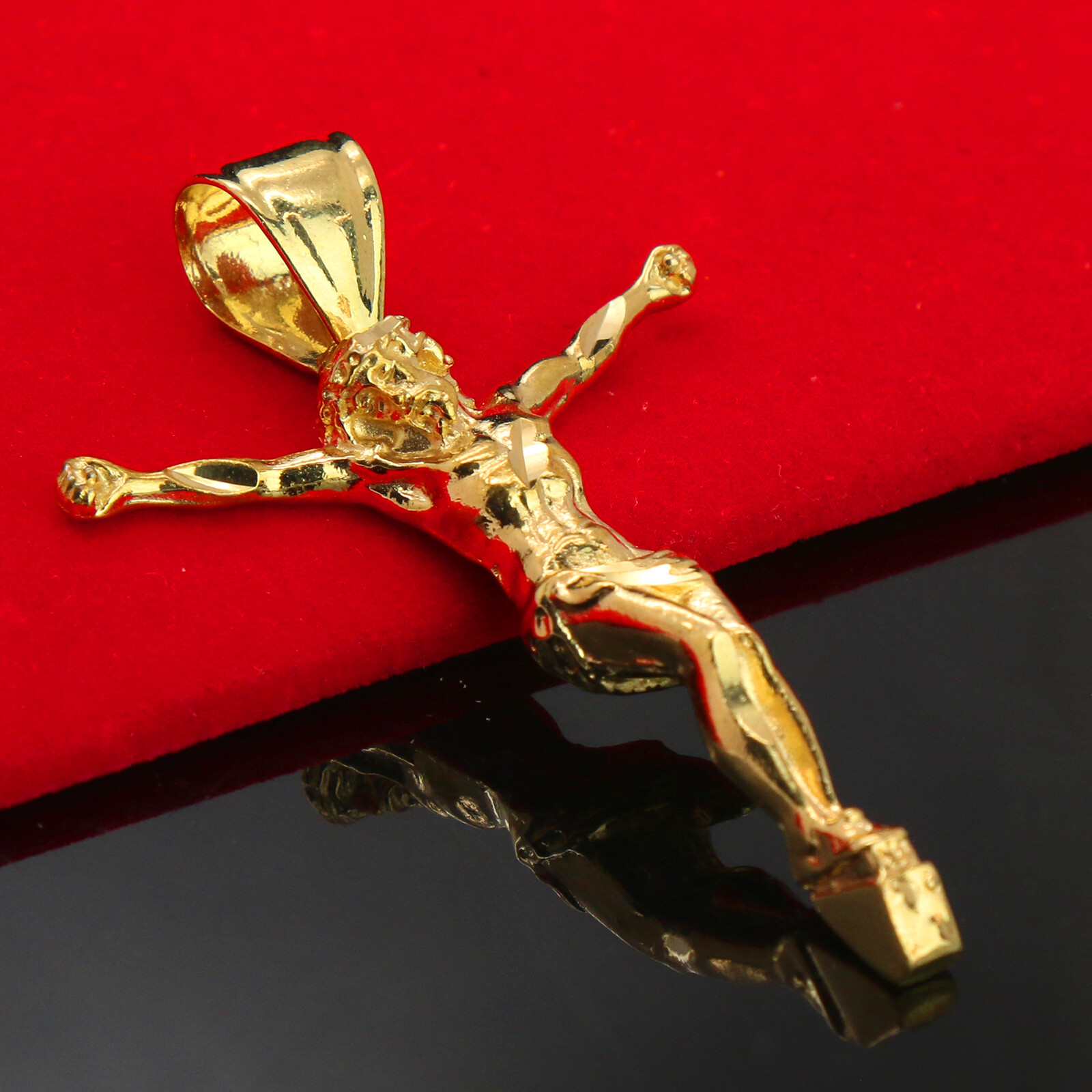 Jesus Crucifix 14k Gold Plated Brass Pendant 24″ Figaro Necklace Choker Chain