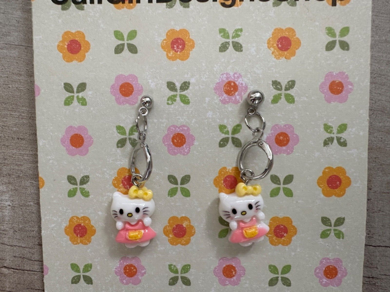 Fashion Jewelry Hello Kitty Earrings Charm Holder