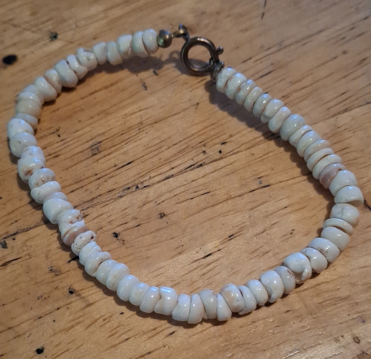 White Shell Chip Beaded Bracelet Round Ball/Bead Chain Spring Ring Closure