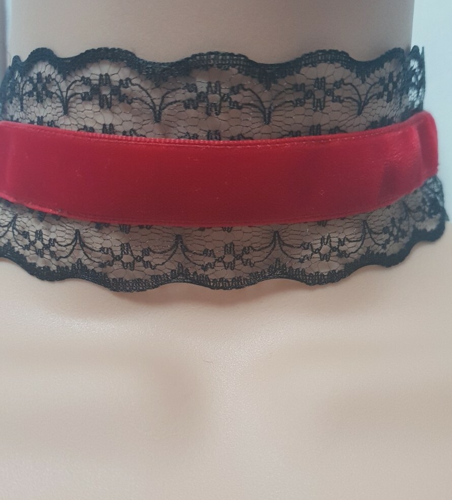Ladies Crystal Dimonte pearls velvet ribbon embroidered lace Chakor Necklace.