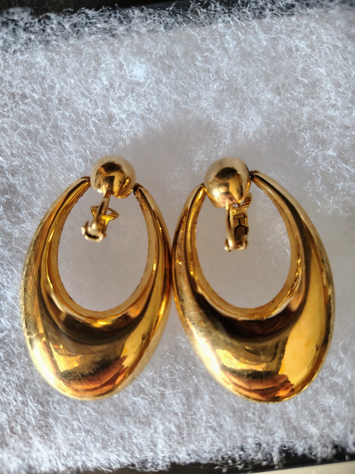 Napier Gold Tone Oval Door knocker Pierced Earrings Signed Retro 90’s