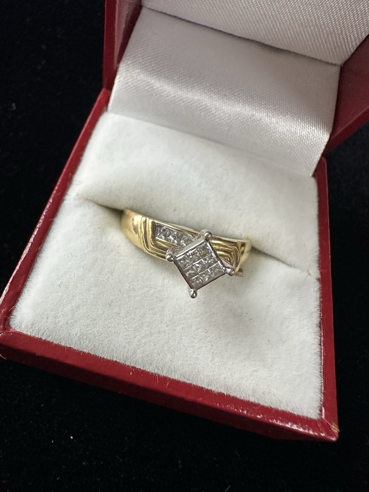 14K Yellow Gold Princess Cut Diamond Ring Invisible Setting 0.15 CT Size 7