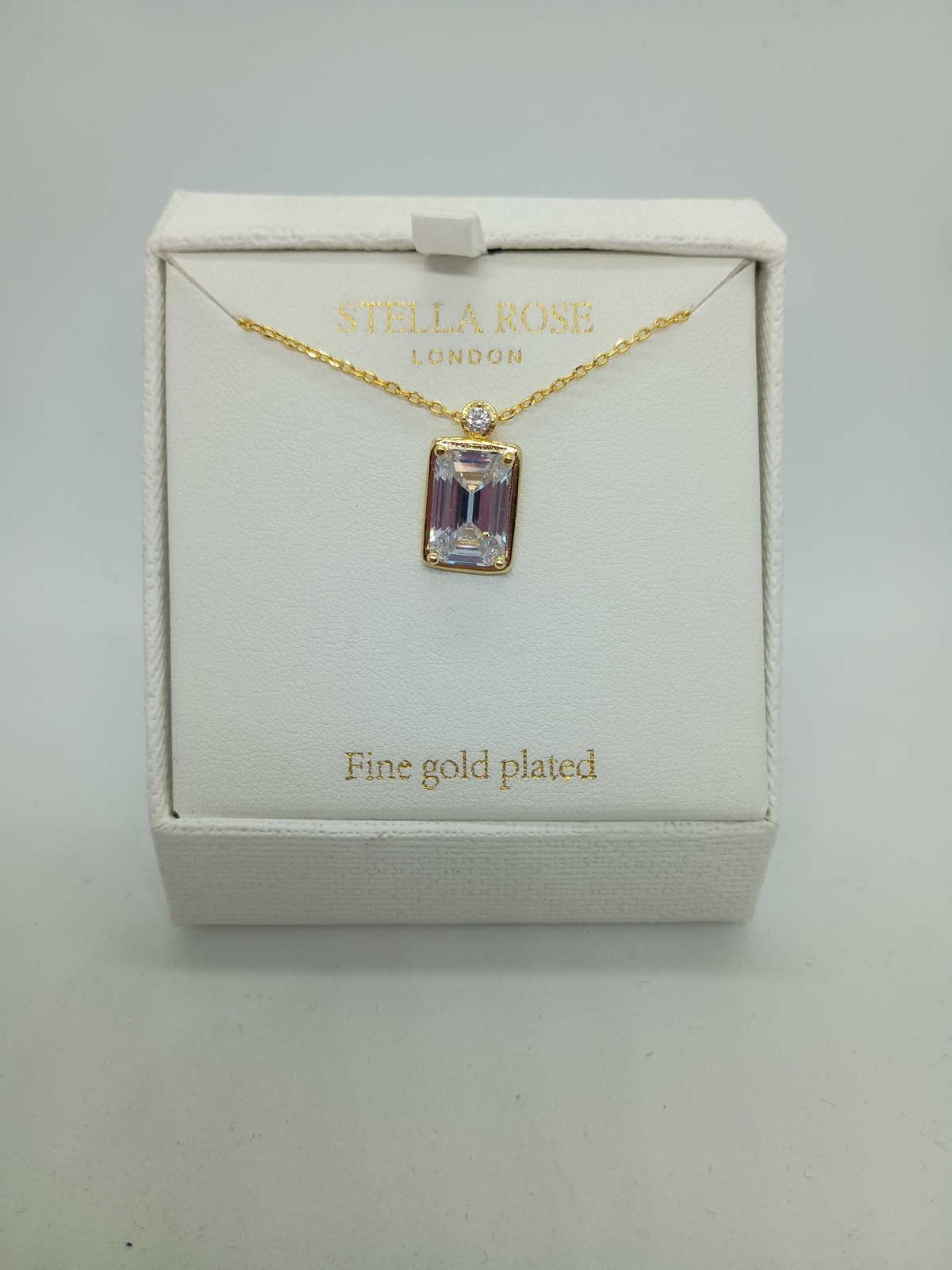 NEW STELLA ROSE London Gold Plated Necklace Beautiful Rhinestones Box Valentine