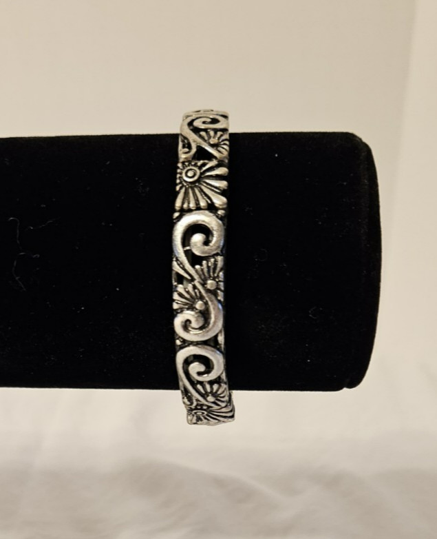 Stretch Fashion Silver Tone Design Bracelet All Occasion Pre-owned