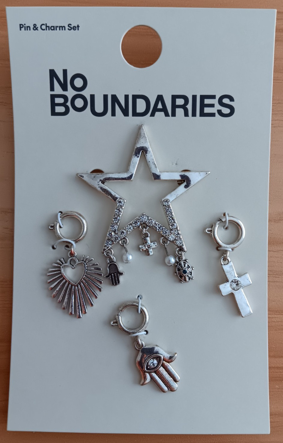 no boundaries pin & charm set