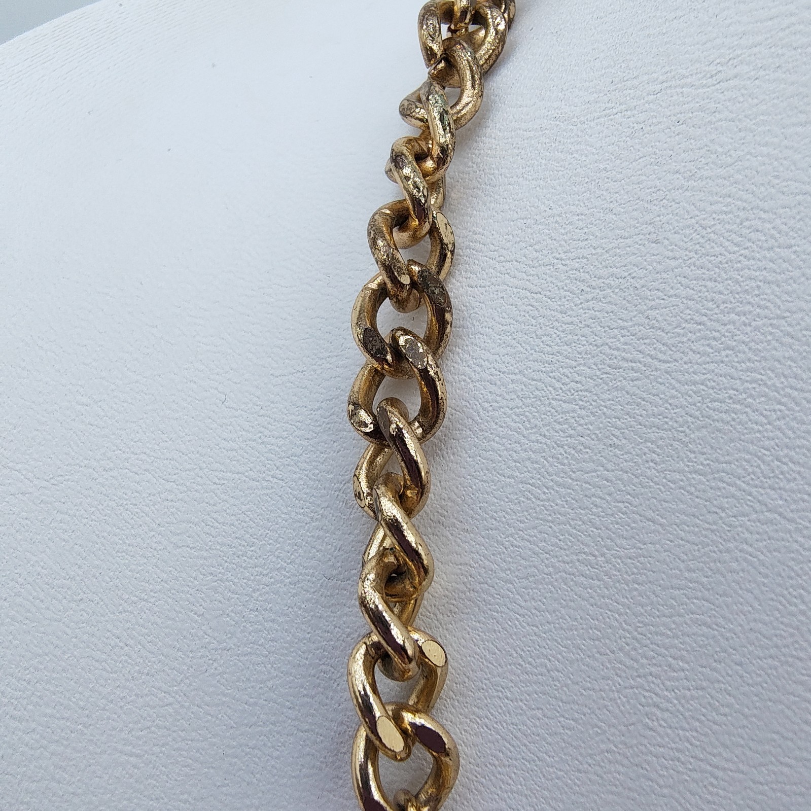 Maximalist Mod Style Bib Statement Necklace Gold Tone Faceted Acrylic