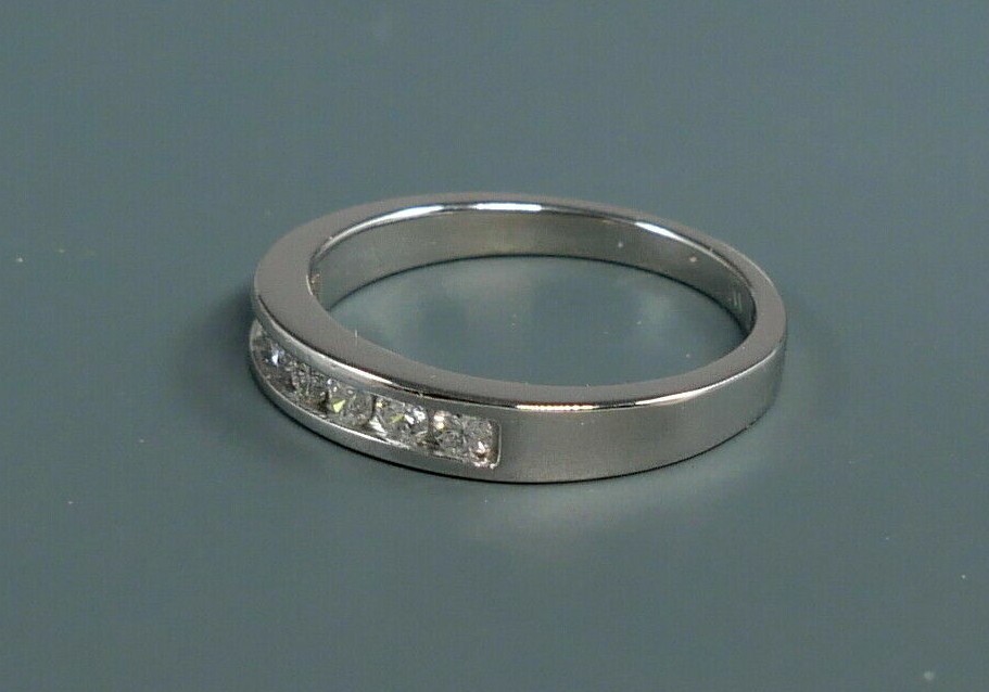 PLATINUM CHANNEL SET 7 DIAMOND WEDDING BAND RING 0.28 TCW