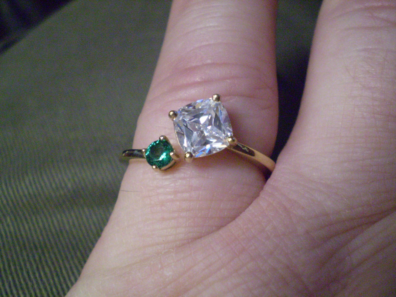 925 Sterling Silver Gold Tone Ladies Emerald & CZ Cluster Ring 2.4 grams