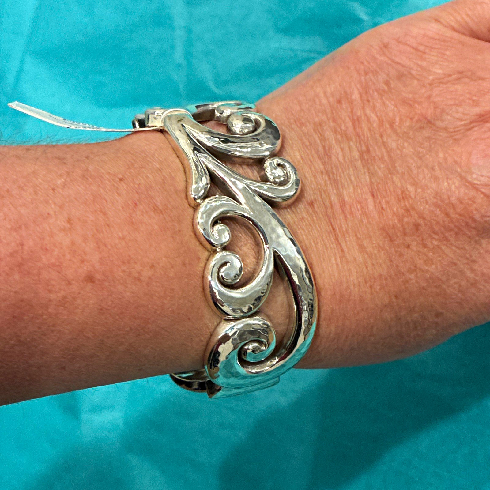 Brighton Genoa Heart Silver Tone Hinged Bangle Cuff Bracelet Stackable JB5500