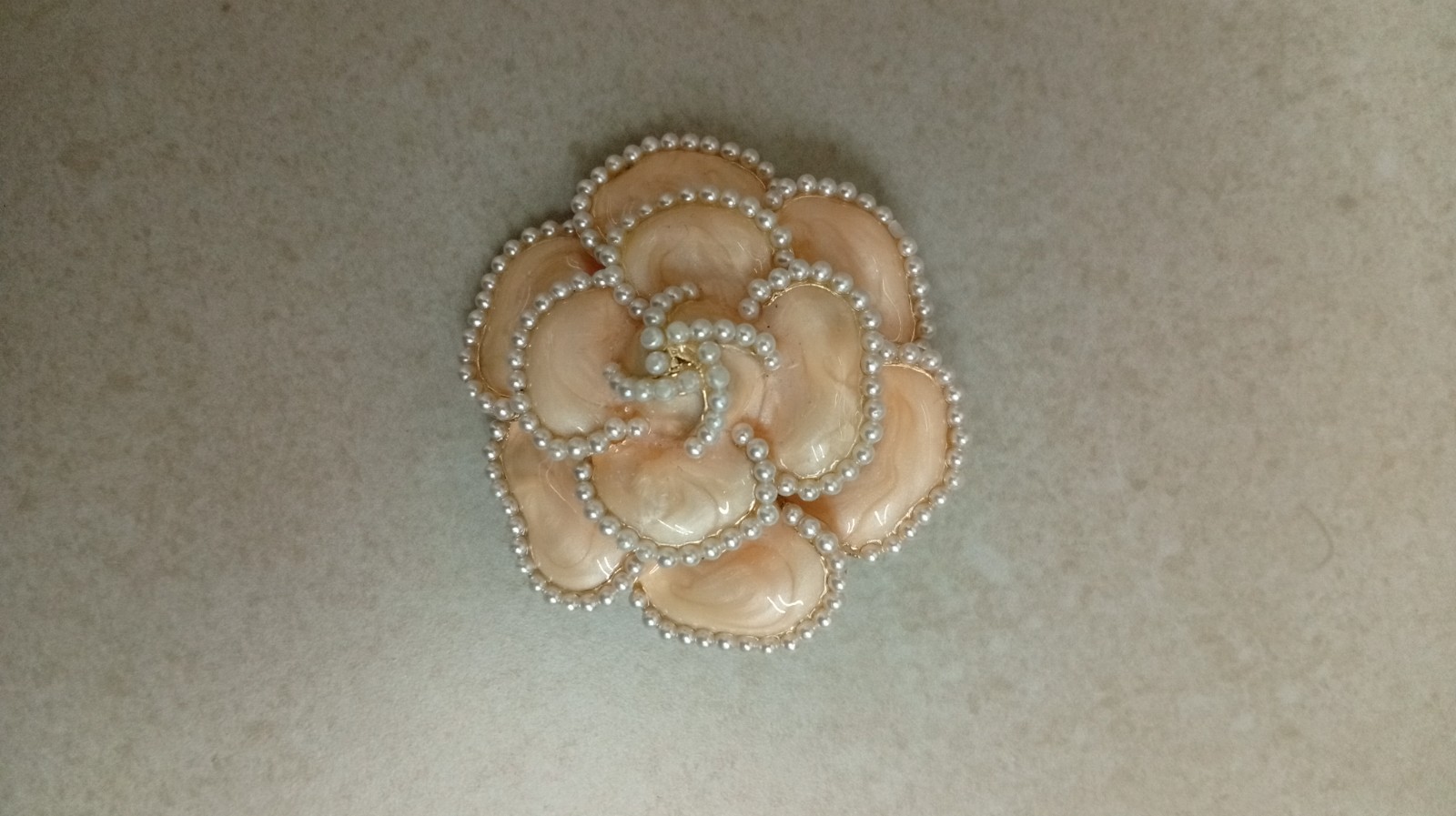 Elegant Brass Flower Brooch Peach Enamel Faux Pearl Pin Women Party Dress