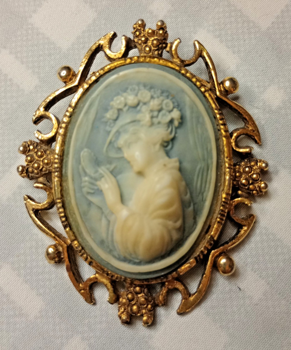 Cameo Brooch Pendant Edwardian Lady in A Hat Hand Painted
