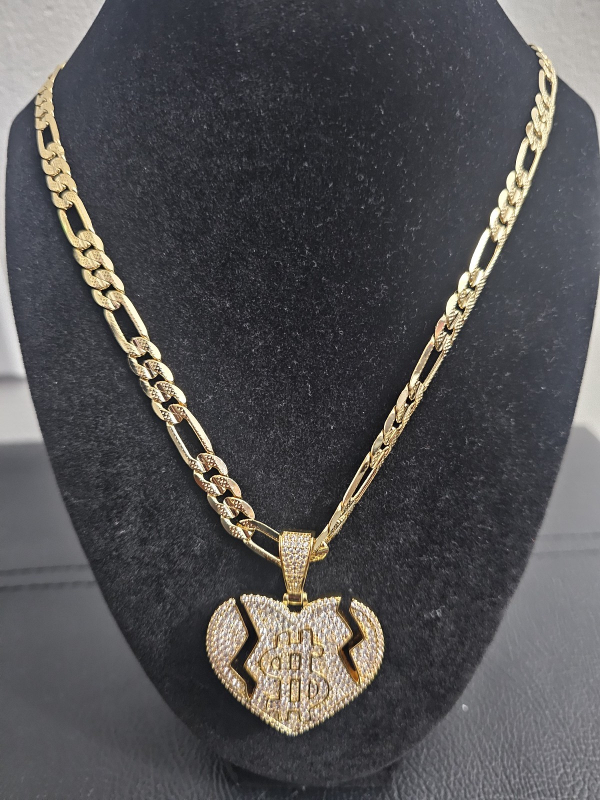 20in 14k Gold Plated brass-6.9mm Figaro Chain w/CZ Pavé broken Heart $ Pendant