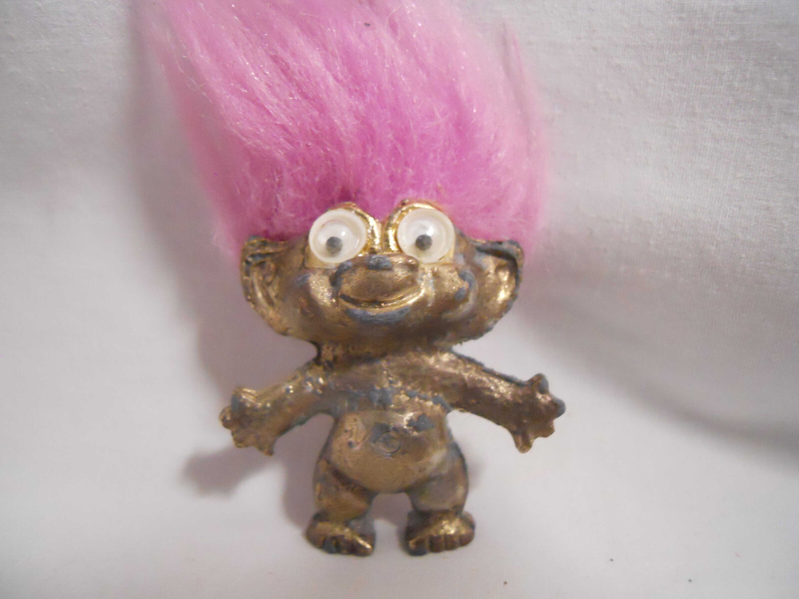 TROLL PIN 60s 1 1/2″ Purple Hair Googly eyes