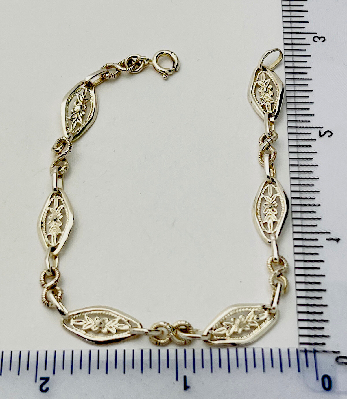 925 Sterling Silver 5.4 Gram Filigree Flower Link Bracelet 7 1/2”