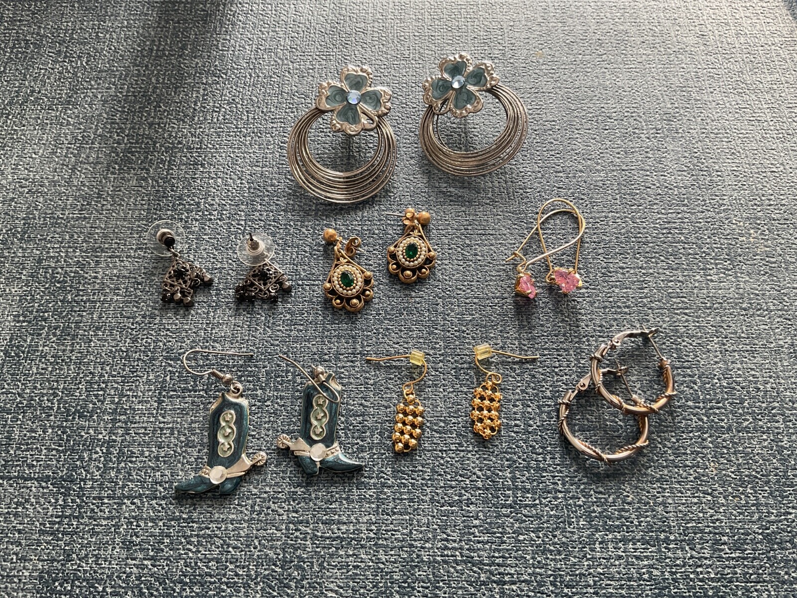 8 pair vintage pierced earrings Avon