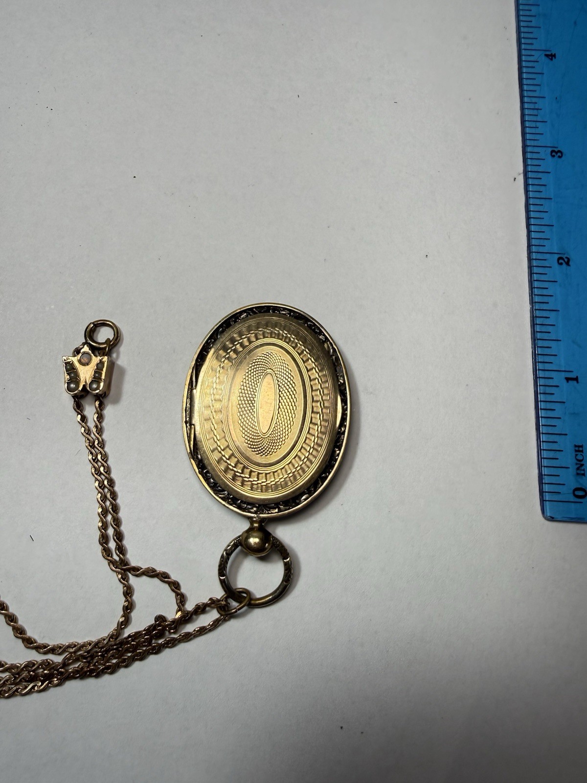Gold Tone Metal Oval Locket Pendant Rope Chain Necklace Spring Ring Closure
